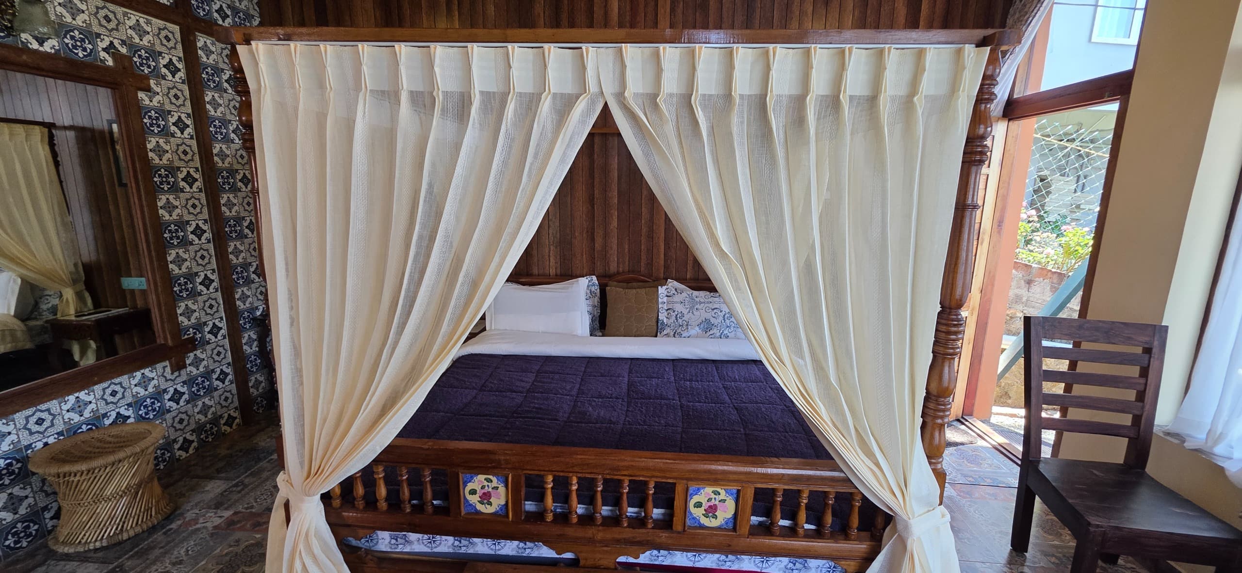Serene Garden Pathways - Moroccan Room Photo 13