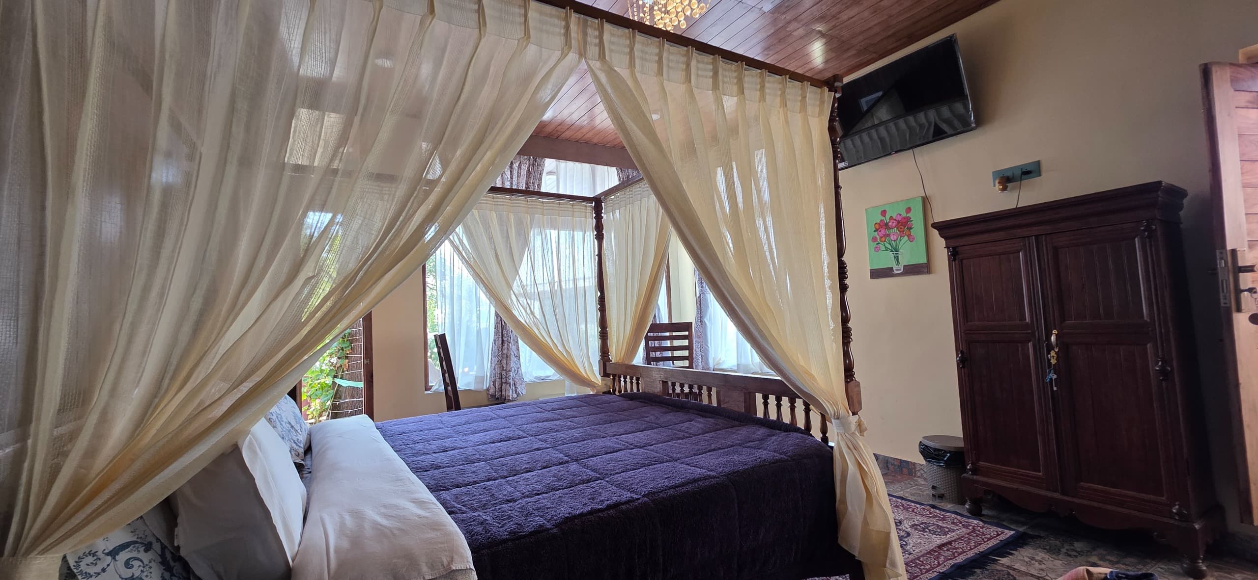 Spacious Couple Haven - Moroccan Room Photo 8
