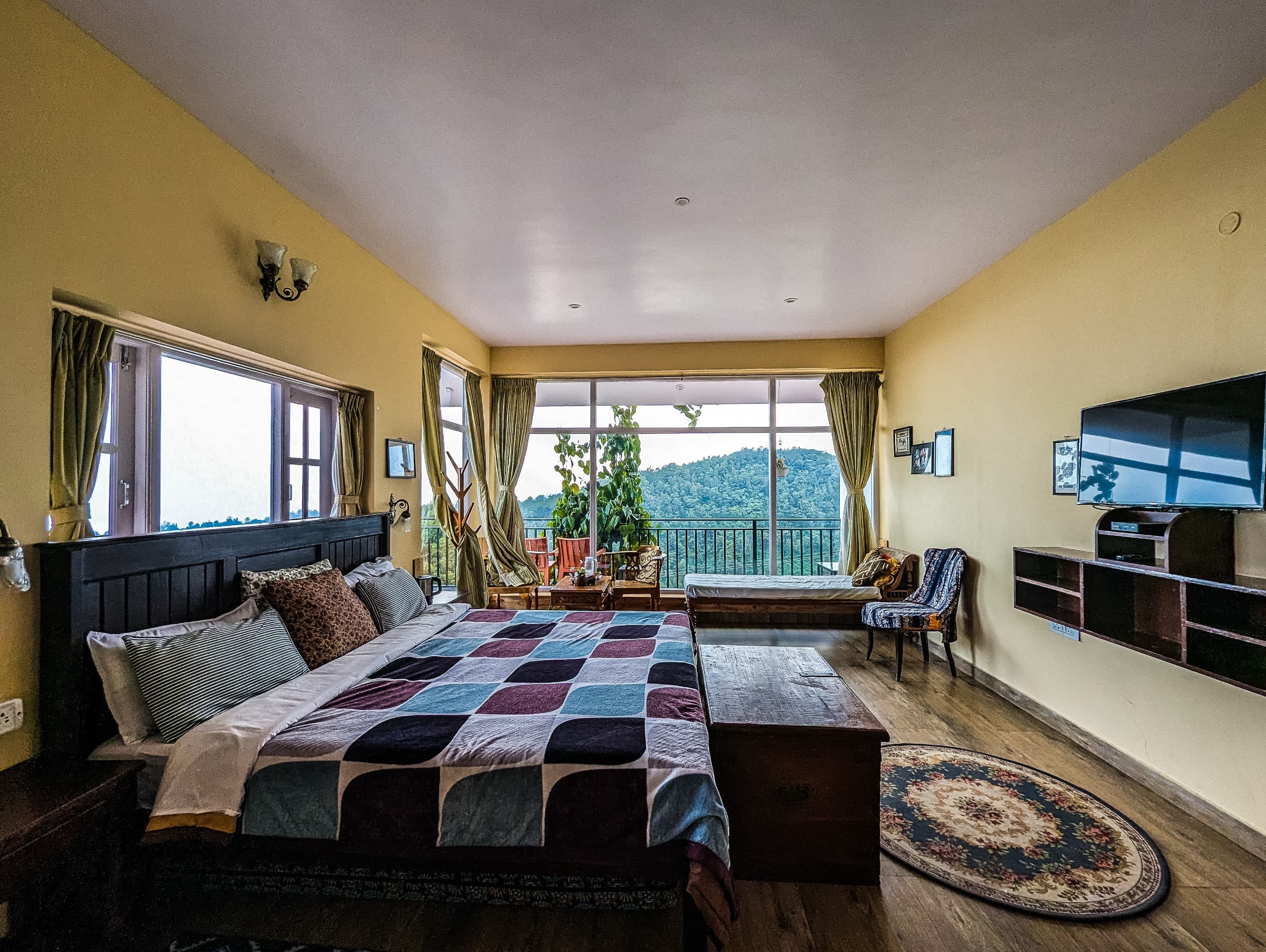 Lakeview Room - Image 5