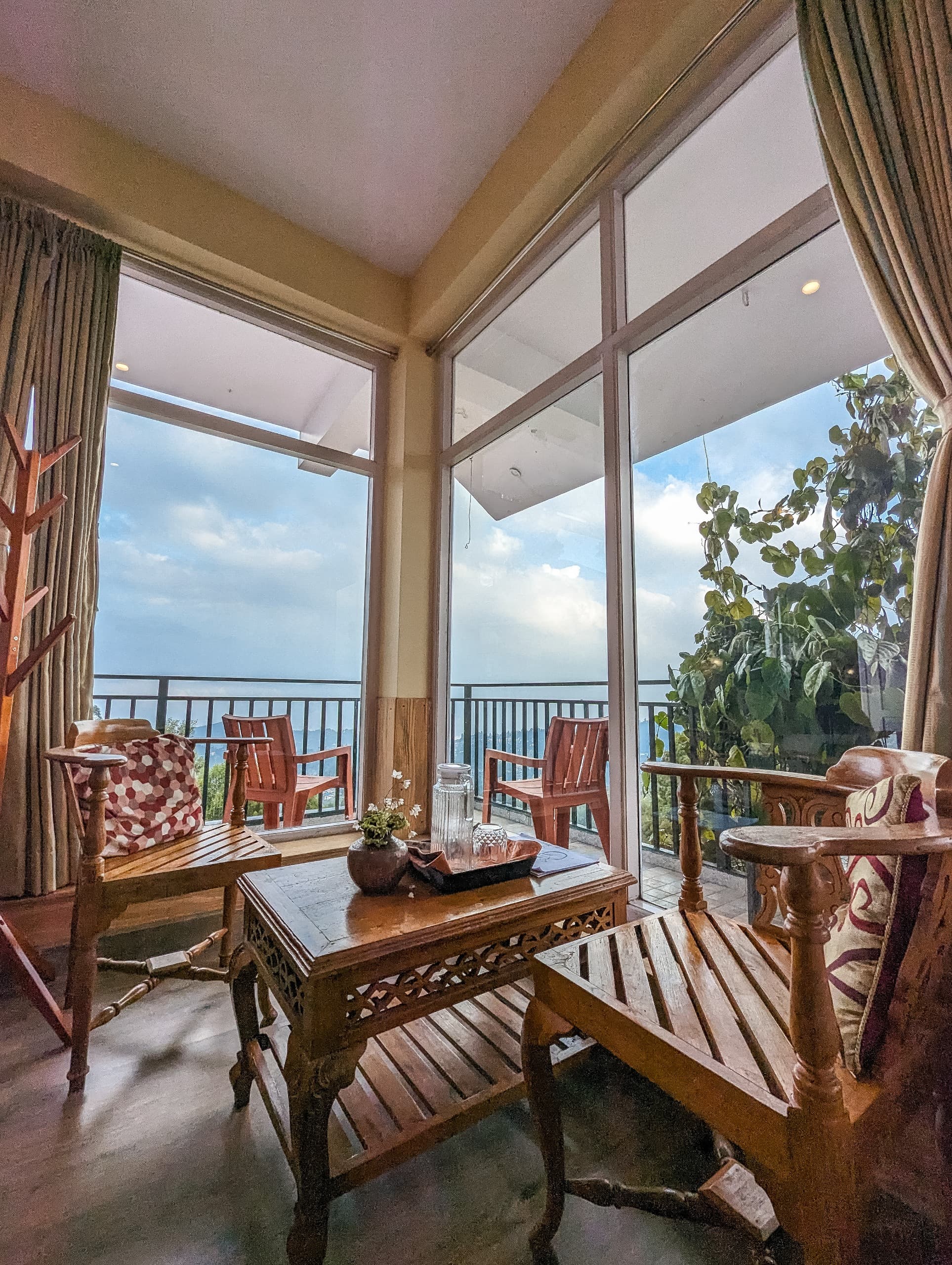Lakeview Room - Image 3