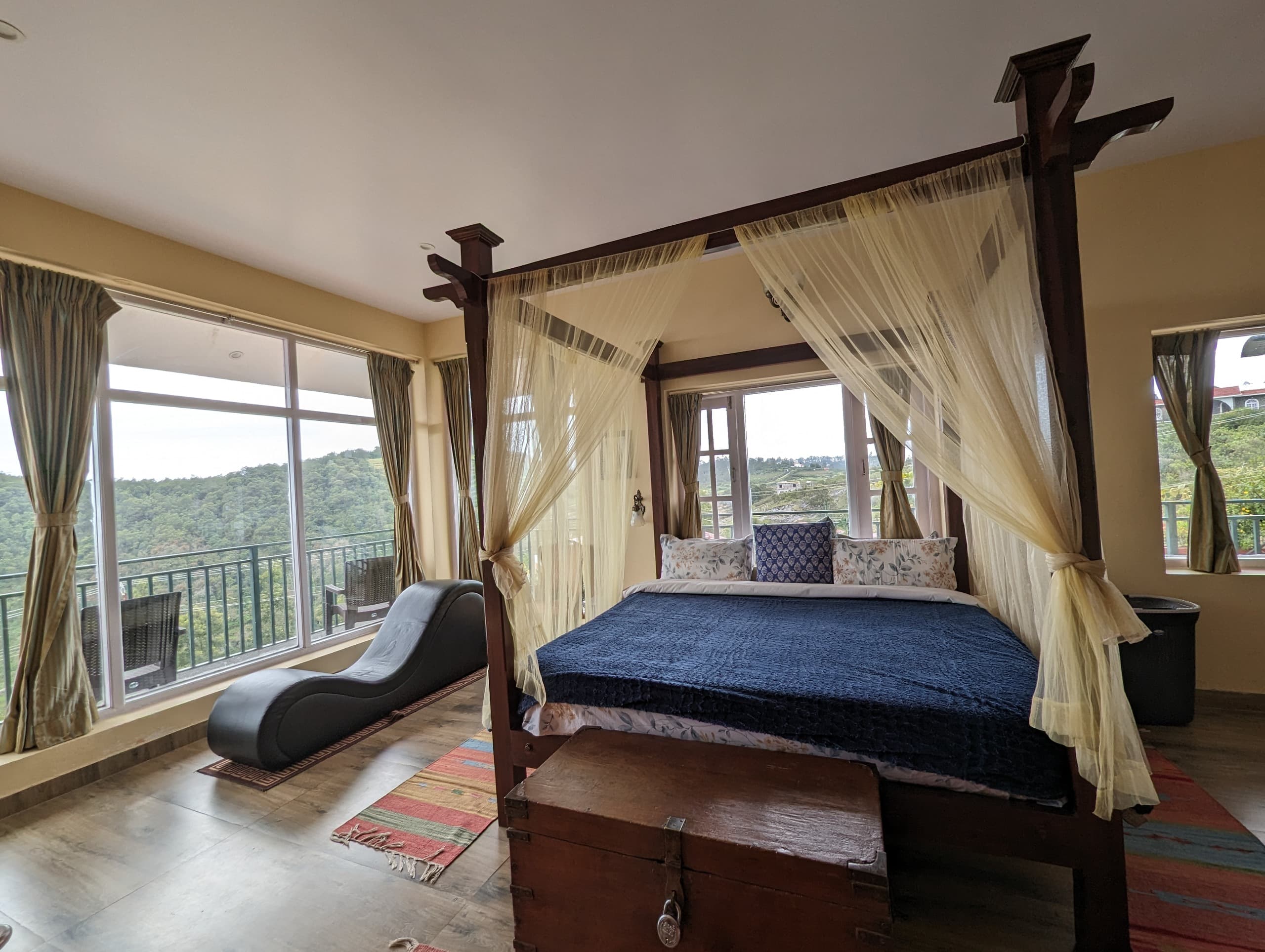 Bespoke Couple Amenities - G4 Mountain View Room Photo 20