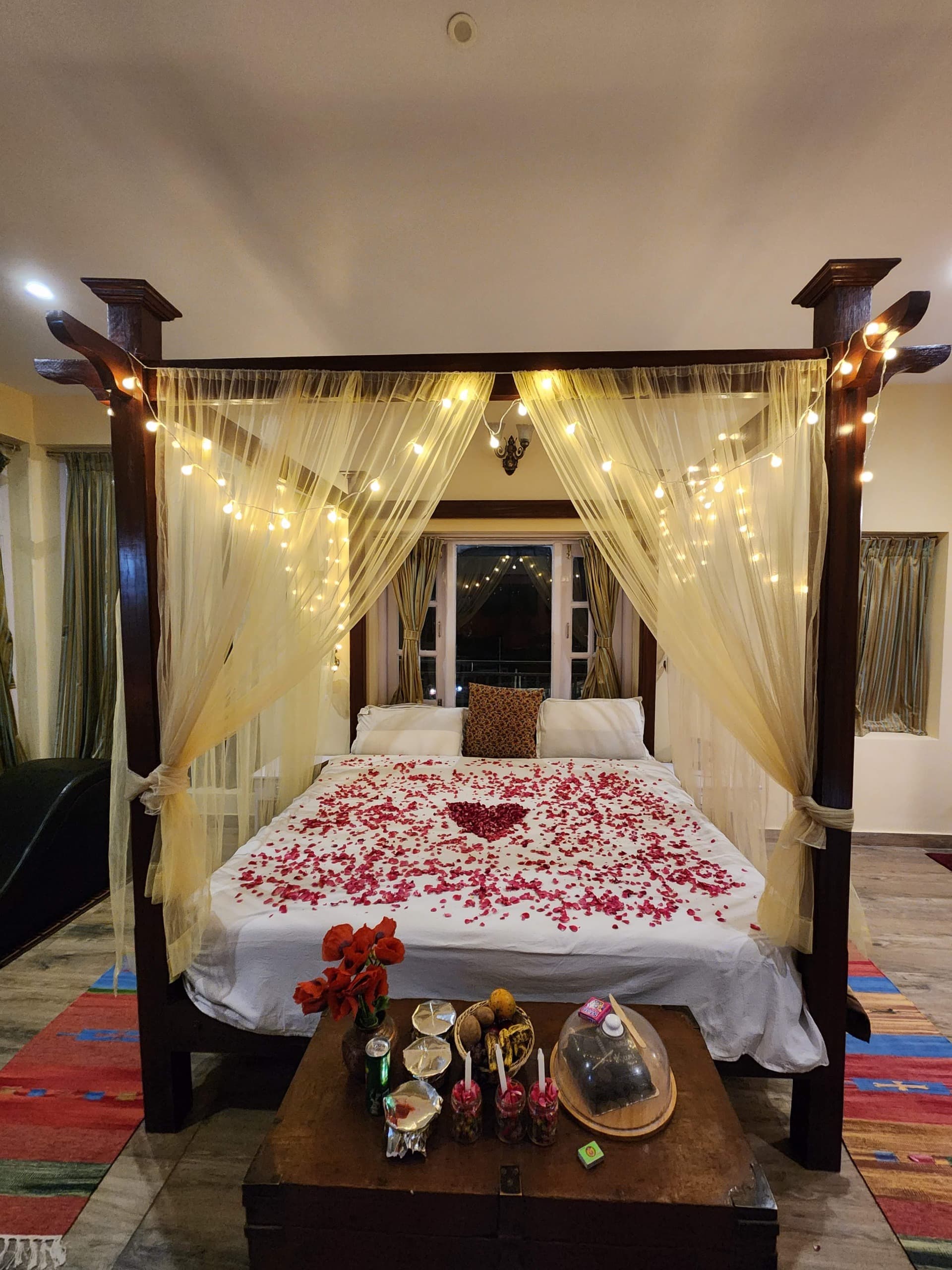 G4: The Mountain View Room - Image 6