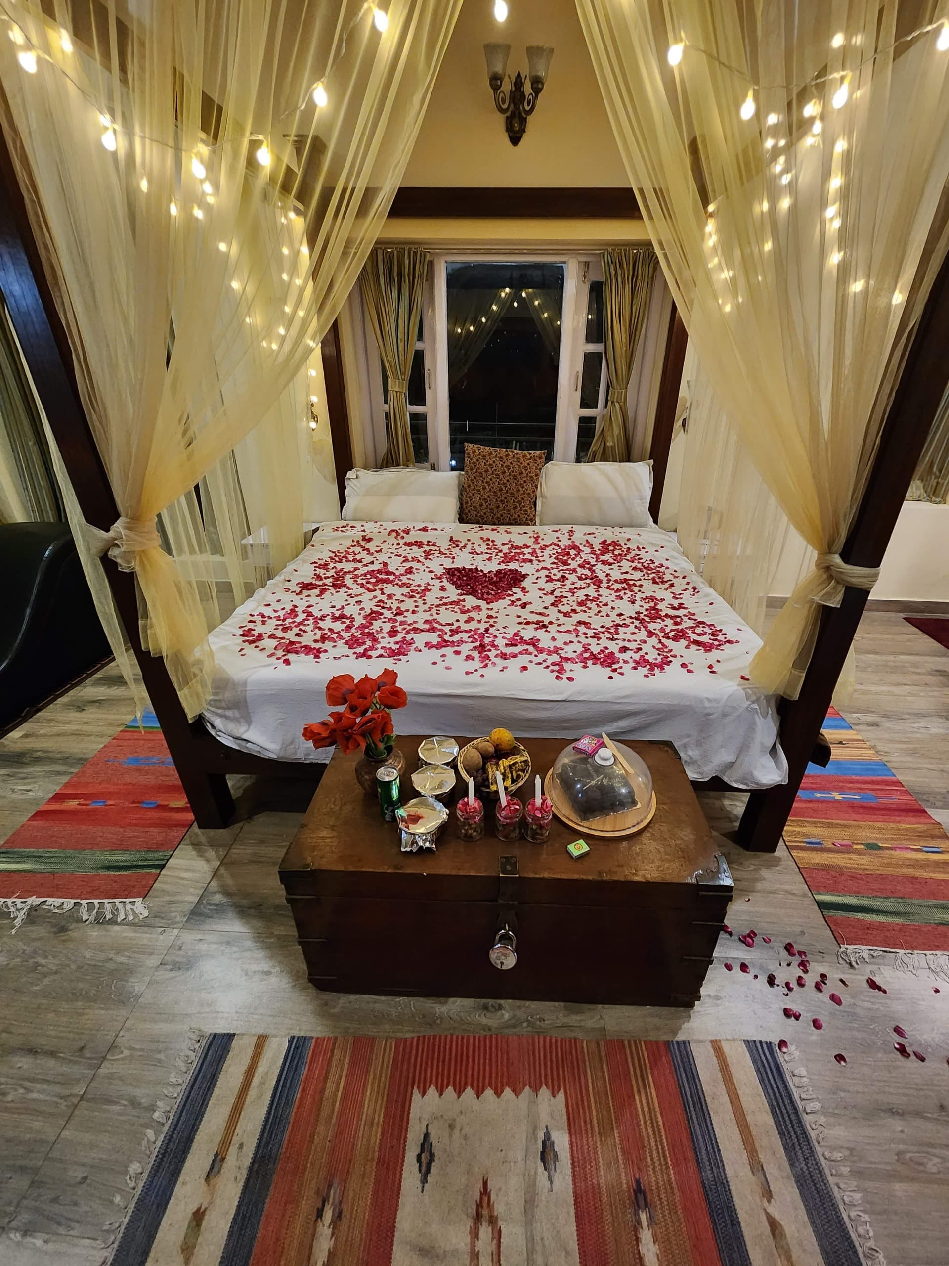 G4: The Mountain View Room - Image 7