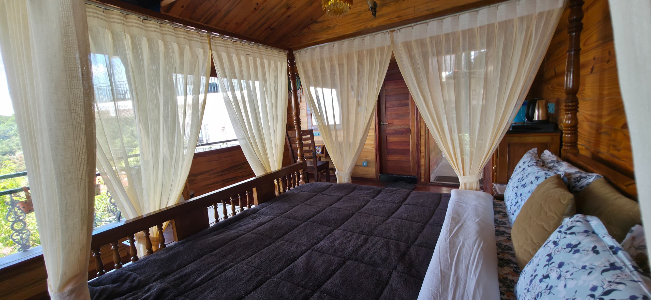 Panoramic Canopy Balcony