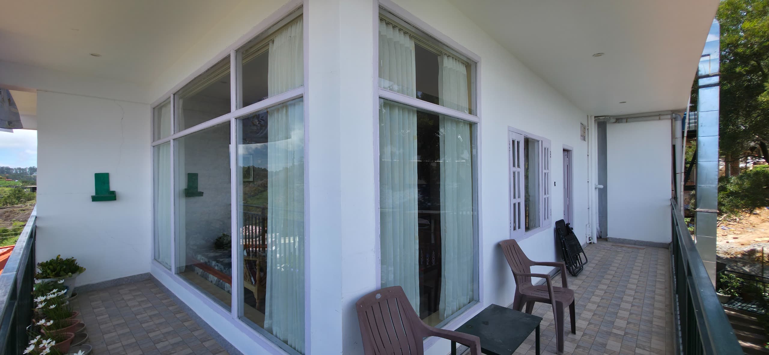 Spacious Couple Suite Layout