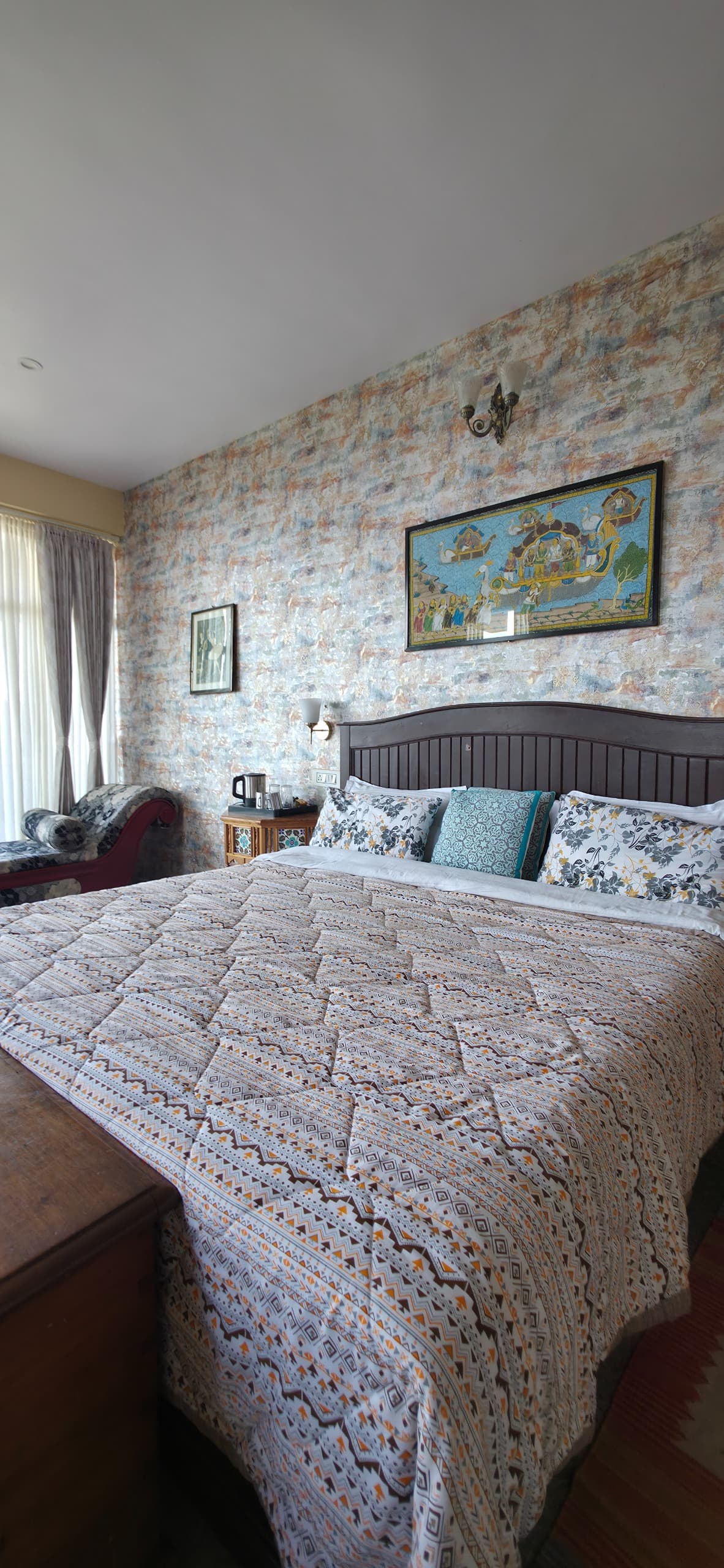 Plush Bedding & Restful Sleep