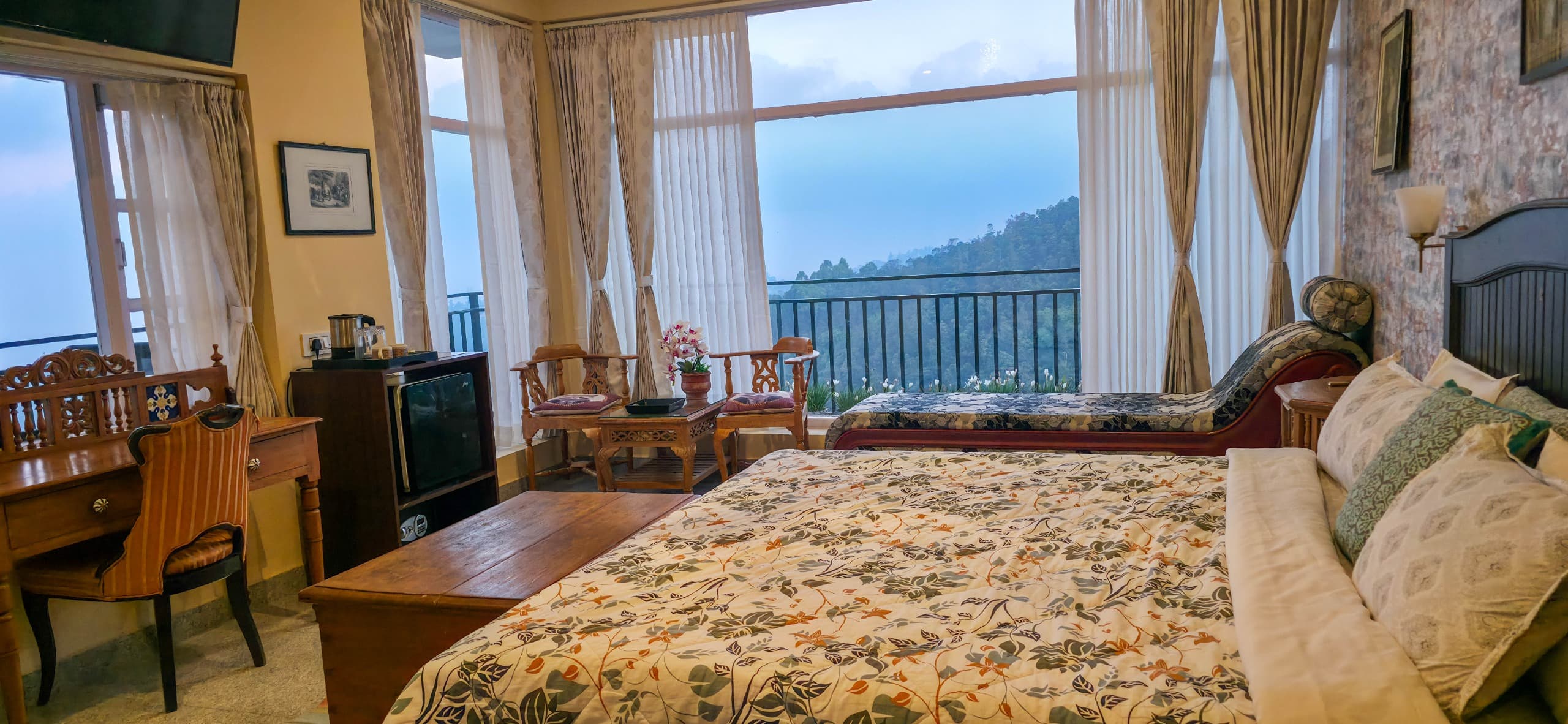 The Crown Jewel Romantic Haven