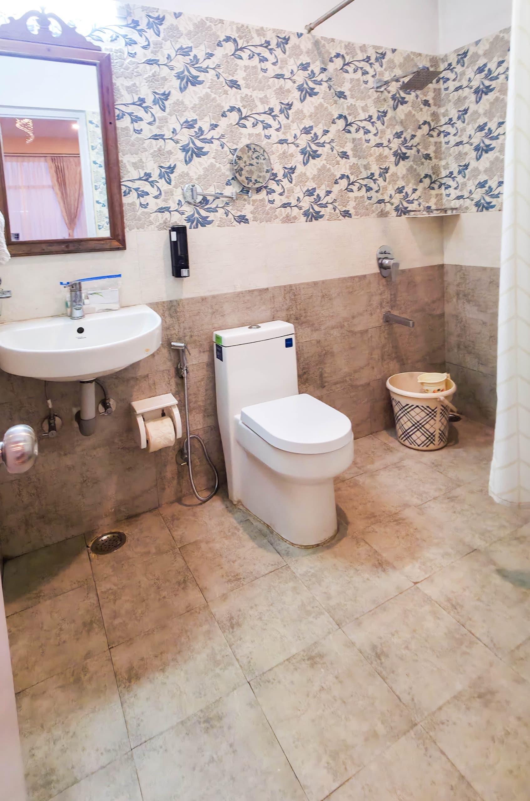 Classic Wallpaper & Artisan Warmth