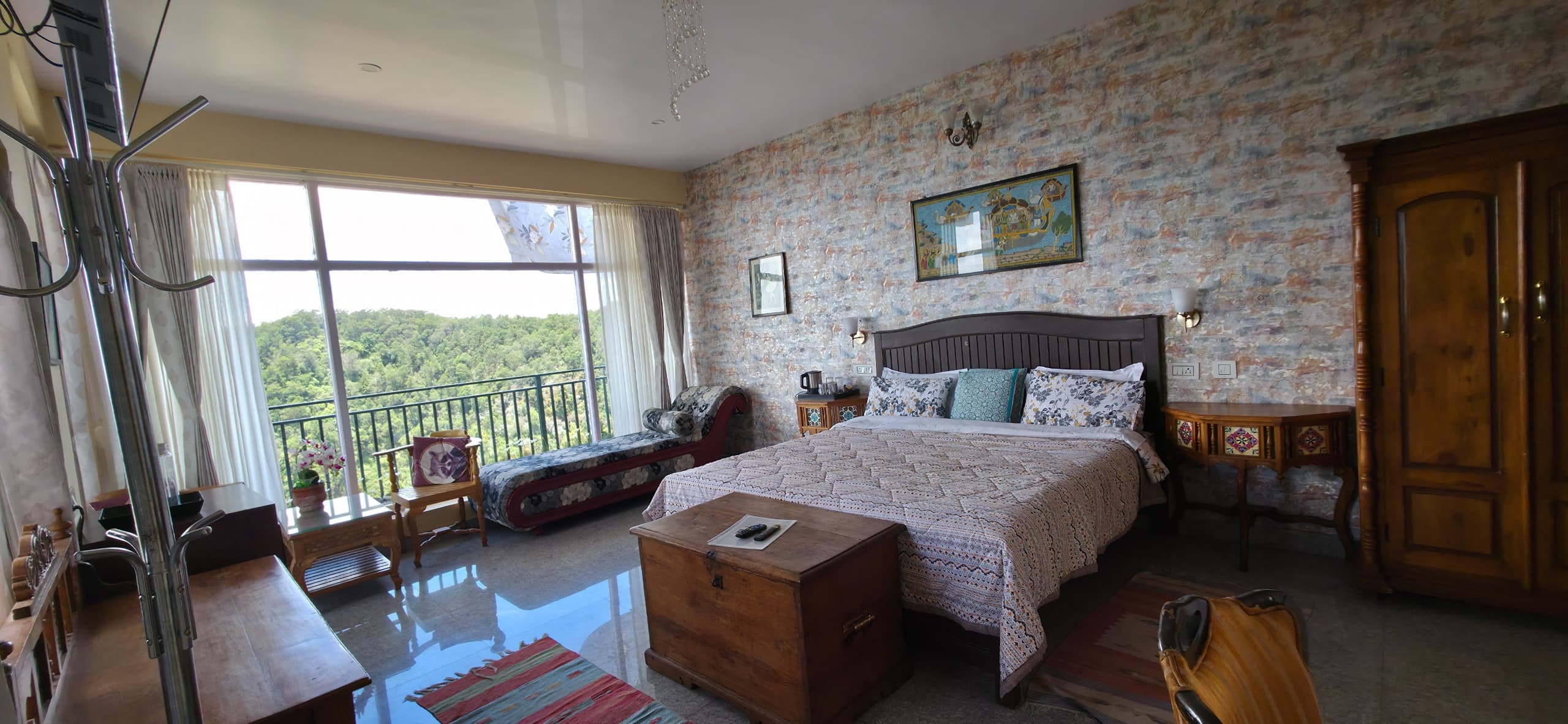 Sunrise Room - Image 1