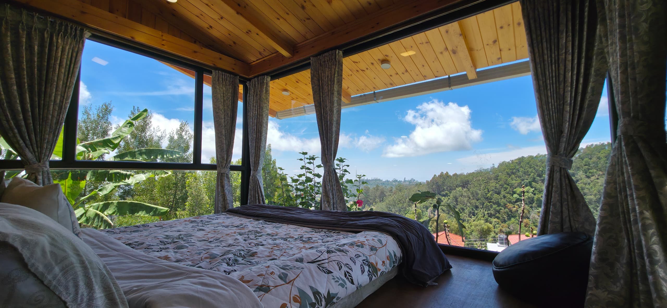 Chilly Mountain Breeze & Campfire - Alpine Woodhouse Photo 20