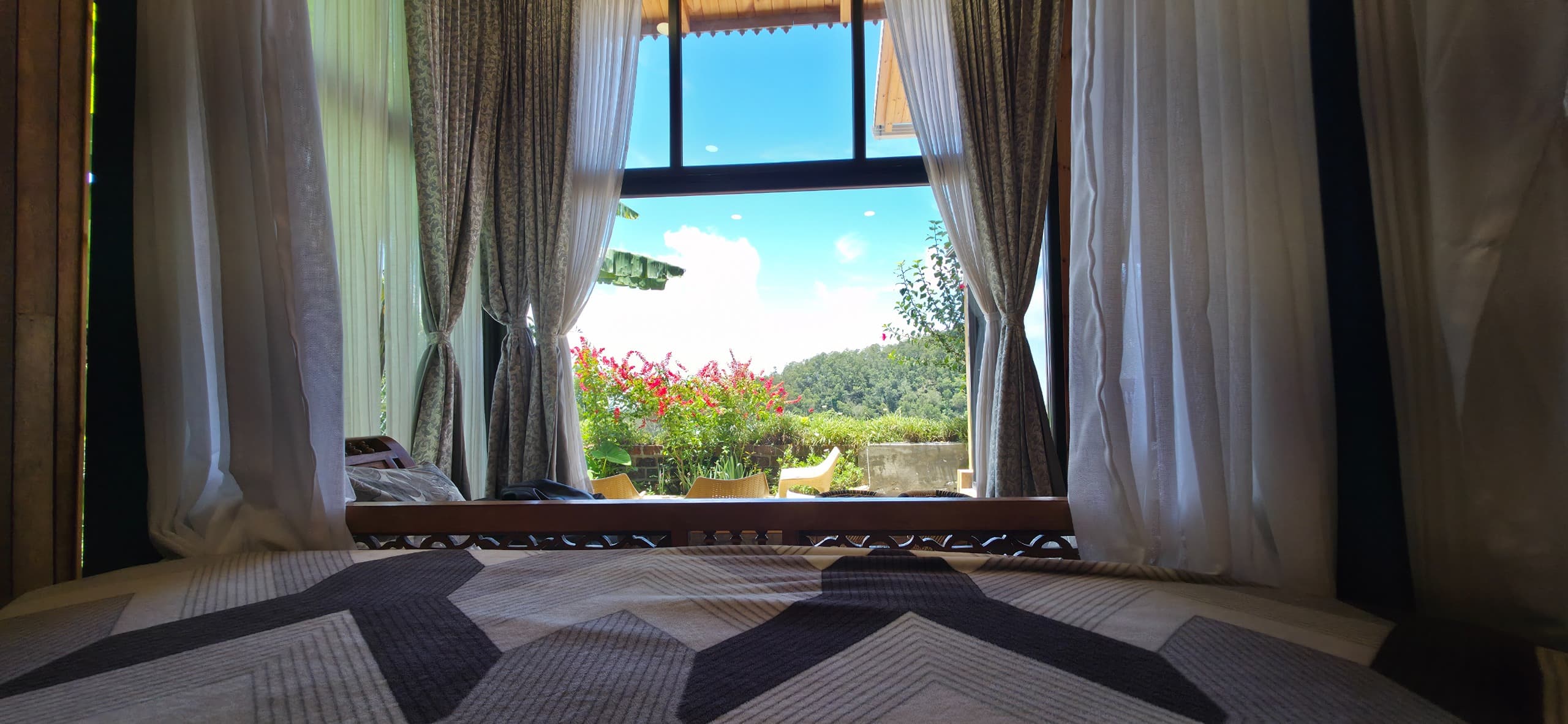 Rustic Mountain Aesthetics - Alpine Woodhouse Photo 21
