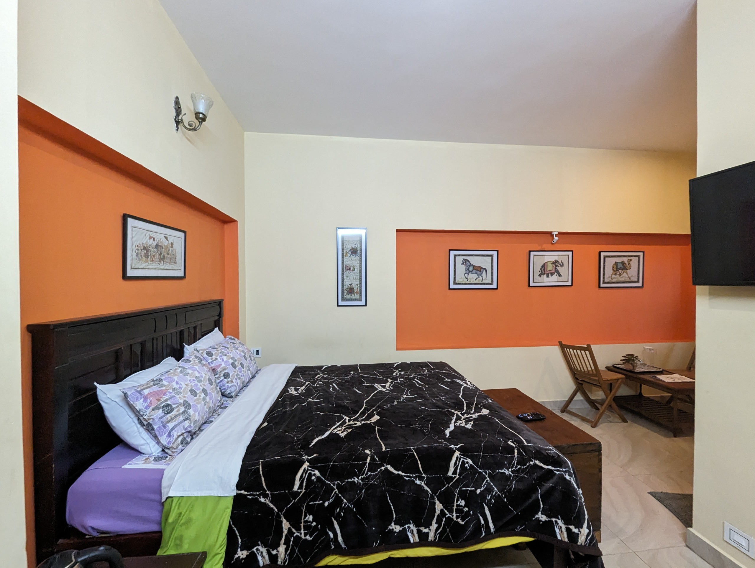 Budget Odisha Queen Room with Artisan Decor - Cloudwalks®