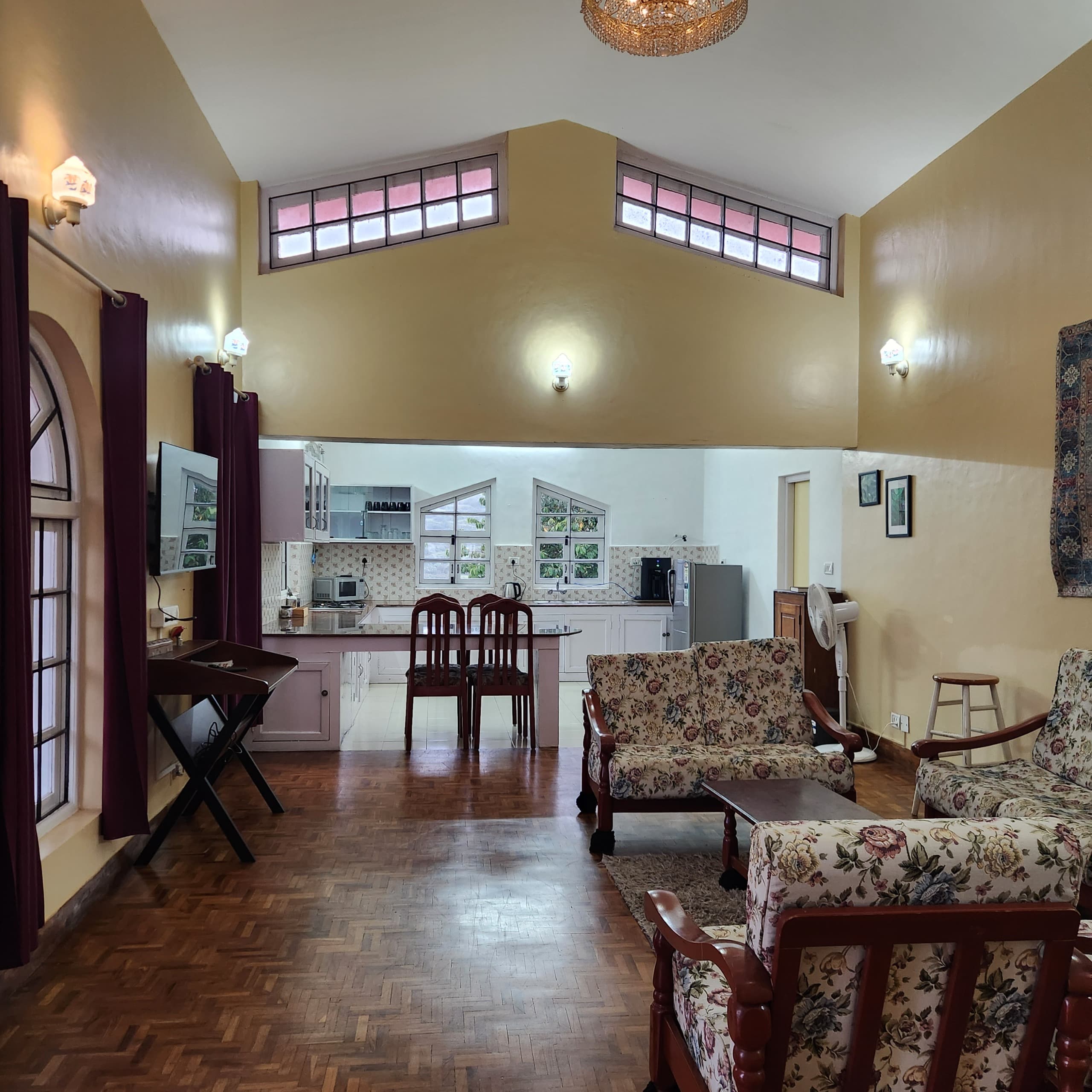 Scenic Ridge-Line Outlook - 2BHK Hilltop Chalet Photo 8