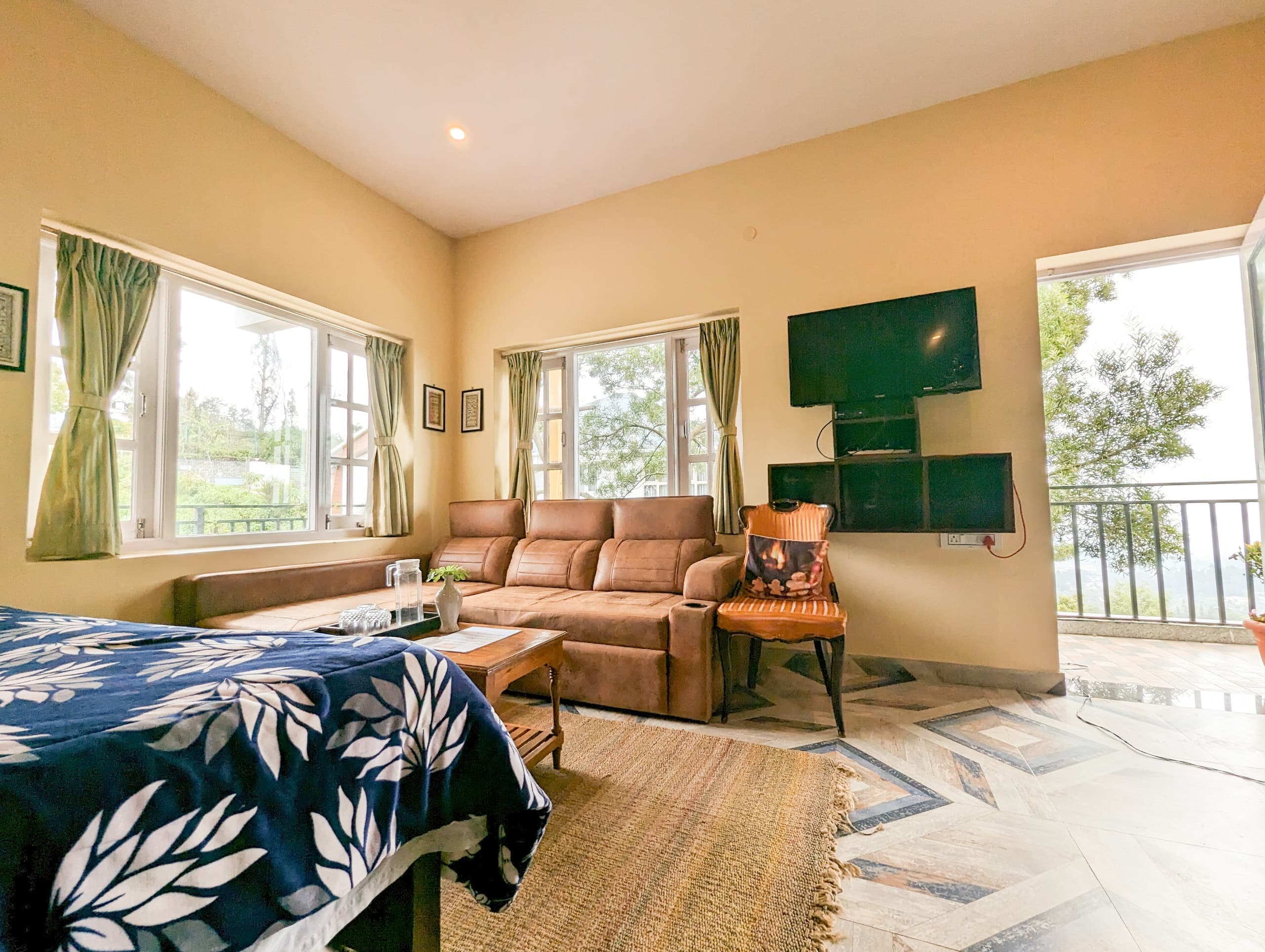 Golden Twilight Ambiance - Family Room Photo 21