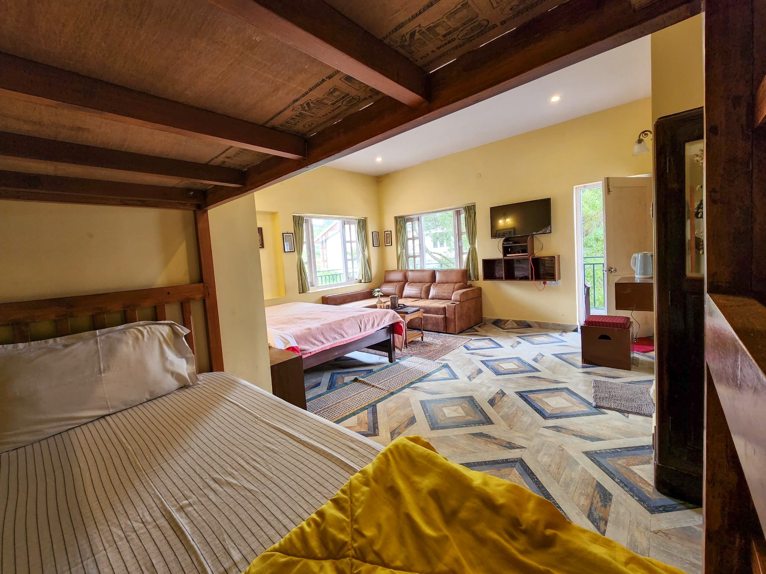 Panoramic Balcony Sit-Out - Family Room Photo 3