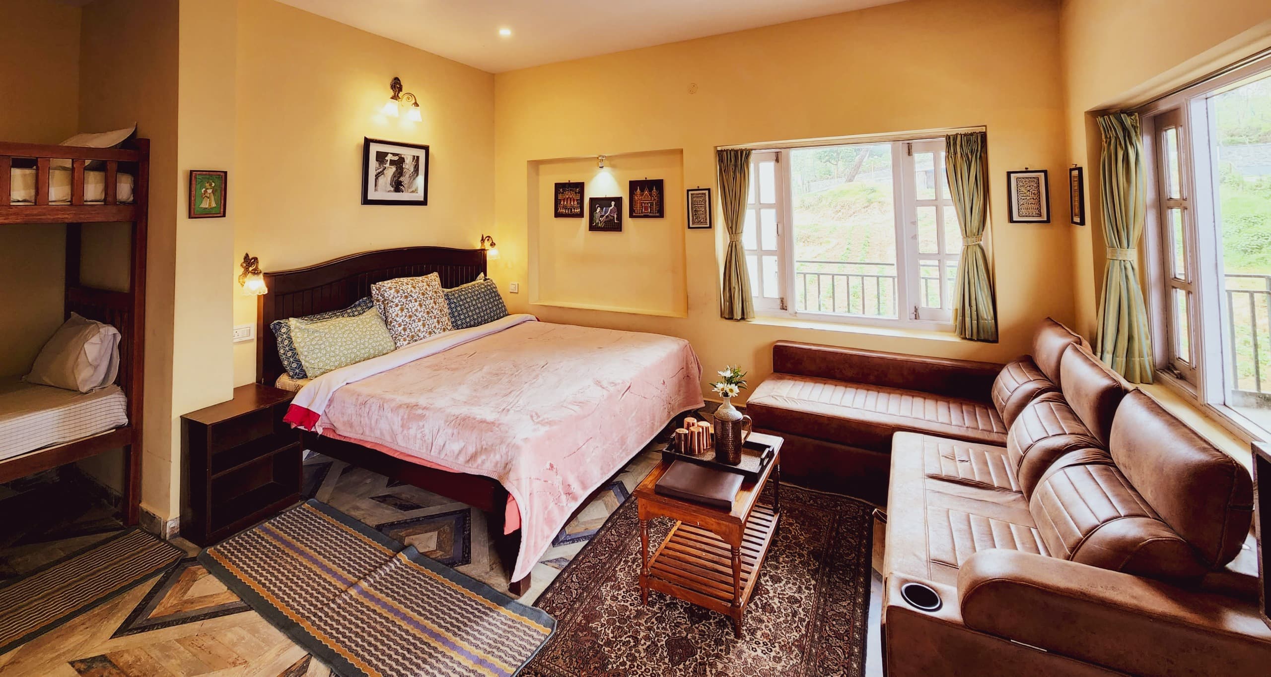 Spacious Multi-Bed Layout - Family Room Photo 4