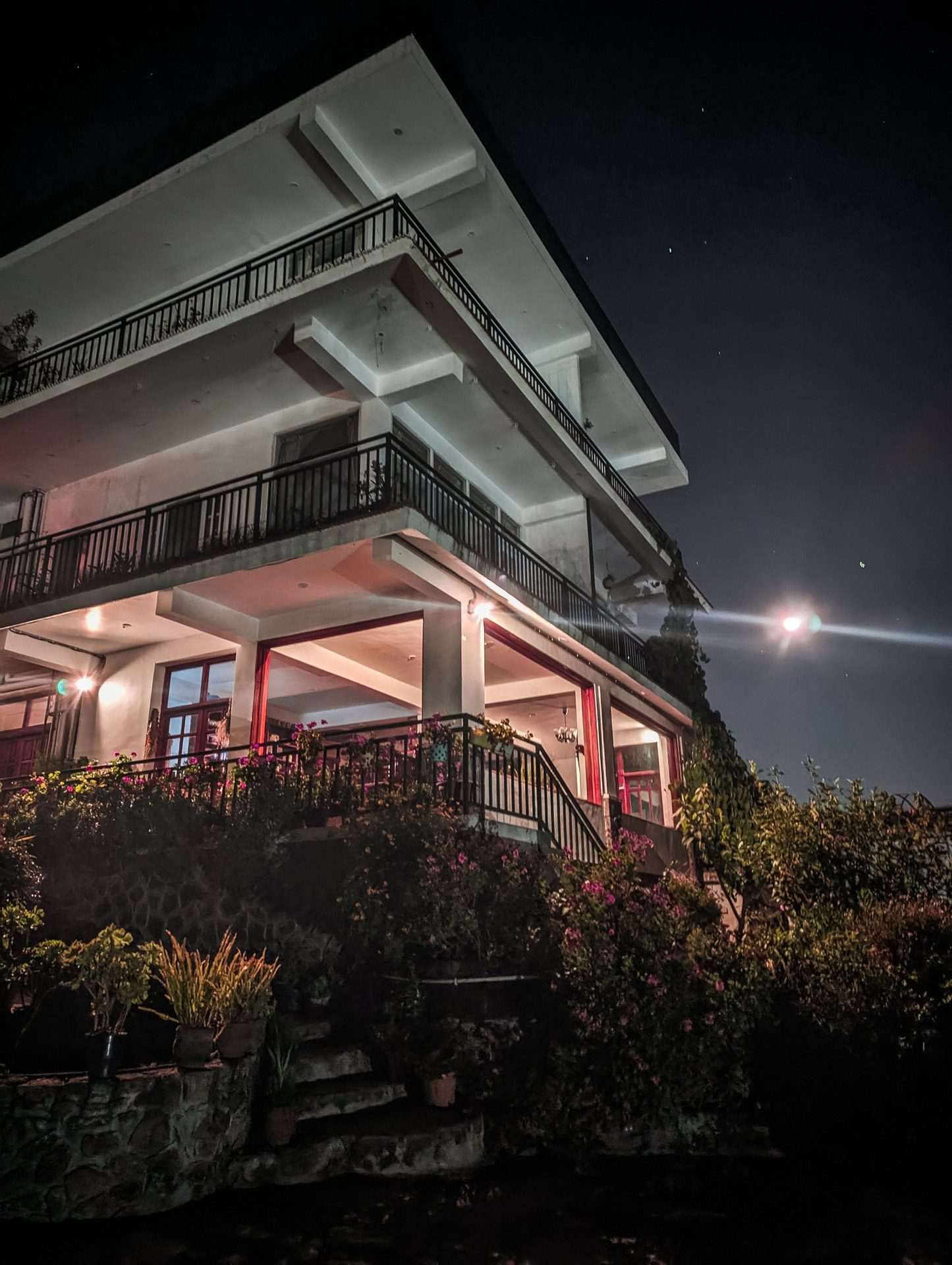 Cloudwalks® Outdoor Misty Mountain Landscape Kodaikanal
